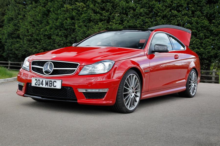 Mercedes-Benz C63 AMG Saloon 2013 года  (фото 1 из 22)
